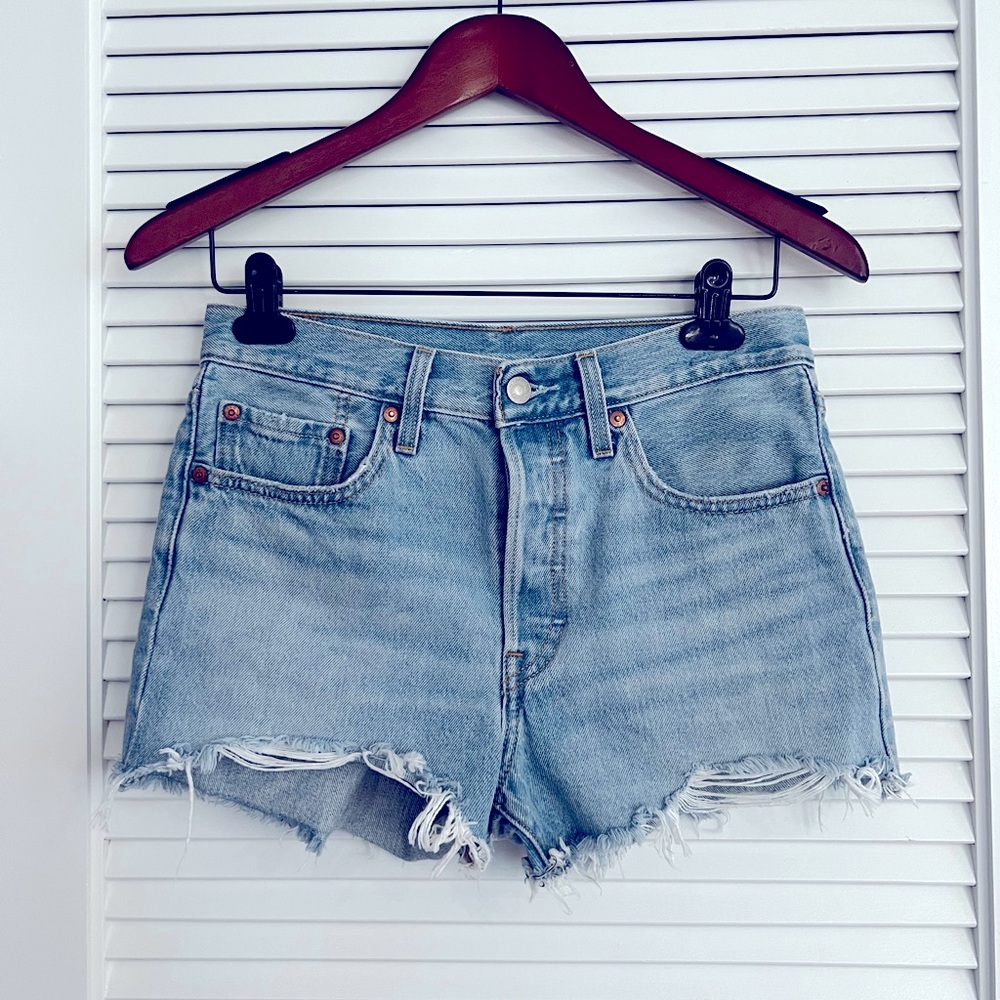 Levi’s 501 Original Cutoff Jean Shorts / Size:26 / Gently Worn